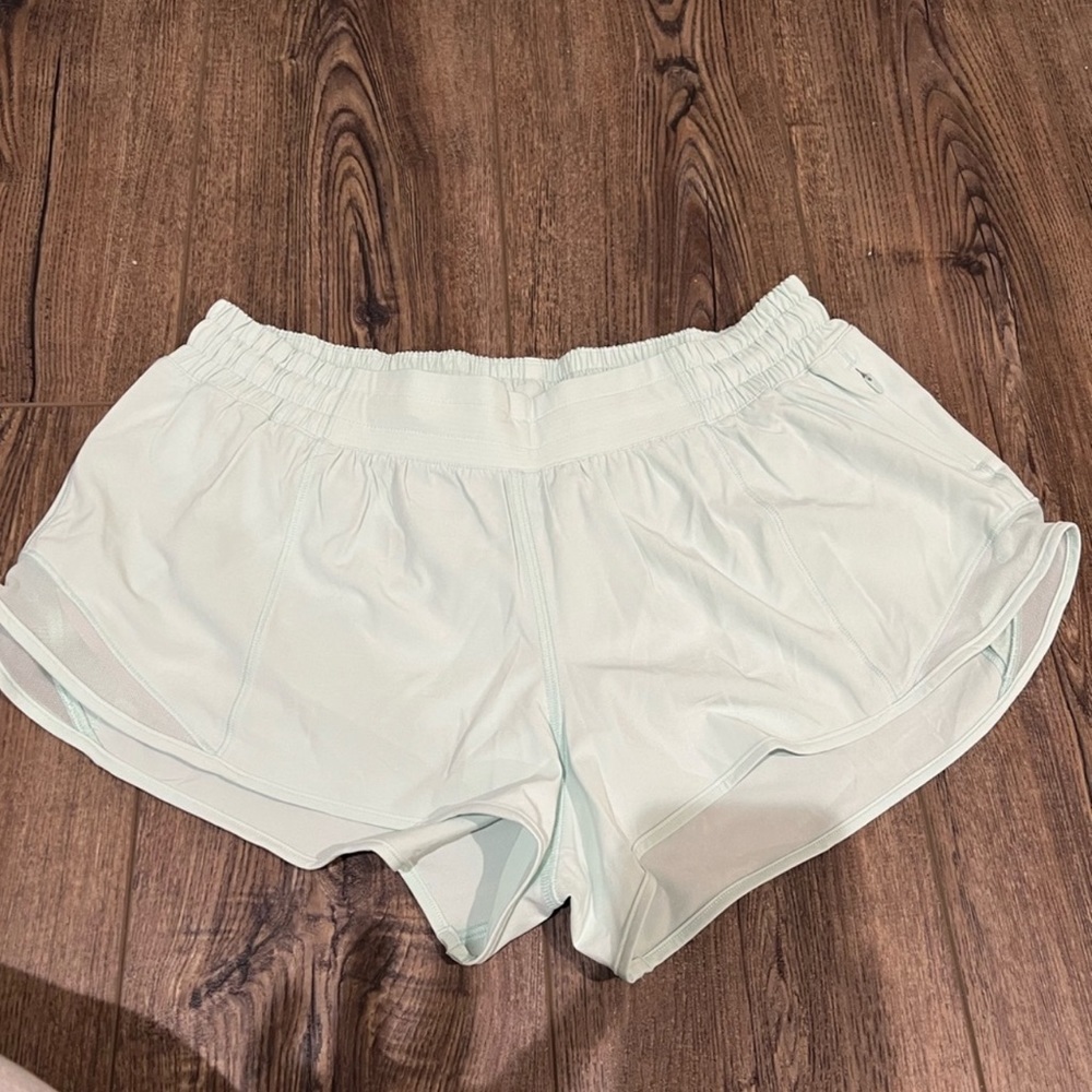 Lululemon Hottyhot short LR 2.5”